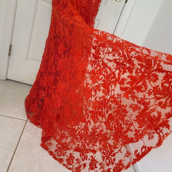 Mac Duggal | 12406 Corset Lace Floral Embroidered Gown Red Size 2 New with Flaws - Picture 11 of 14